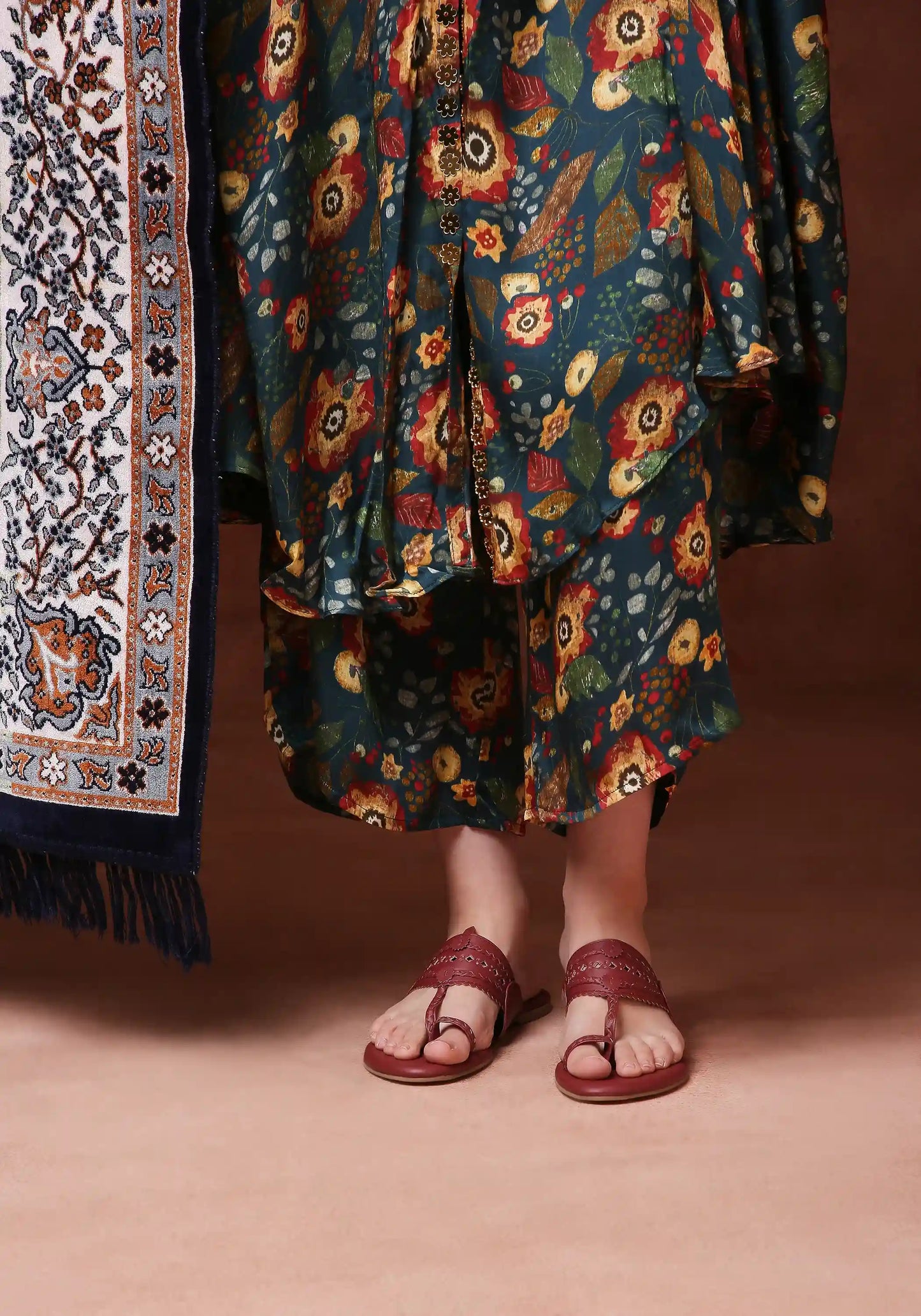 Maroon Kolhapuri
