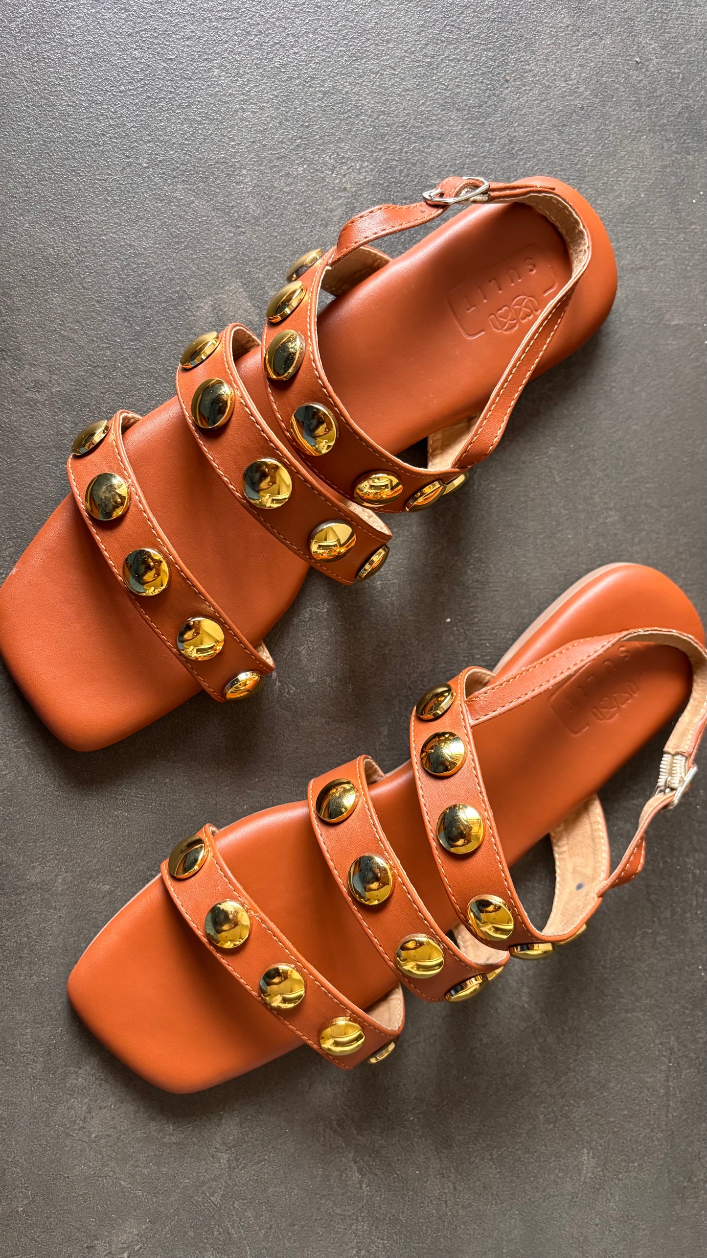 Oro Tan Sandals