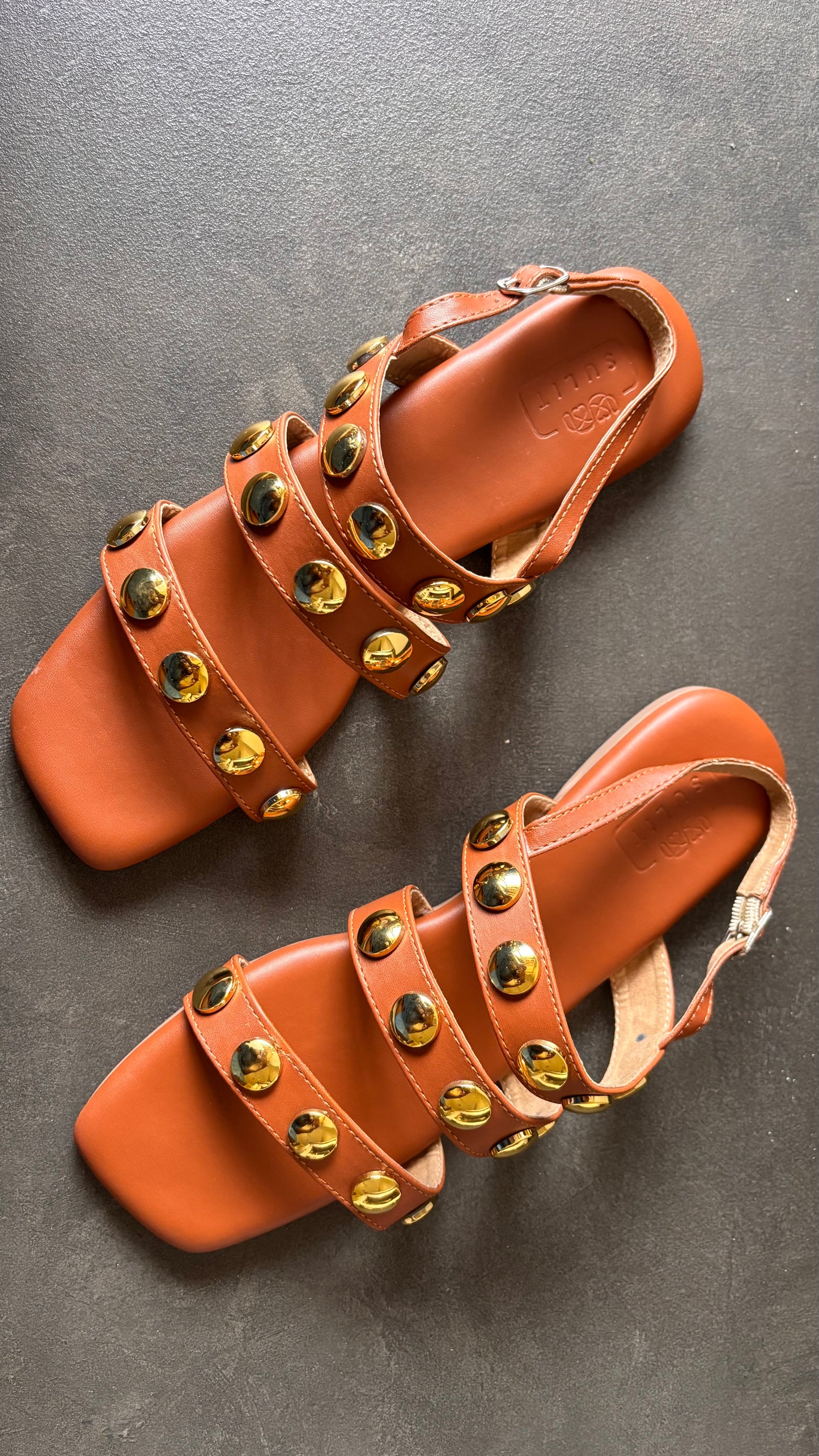 Oro Tan Sandals