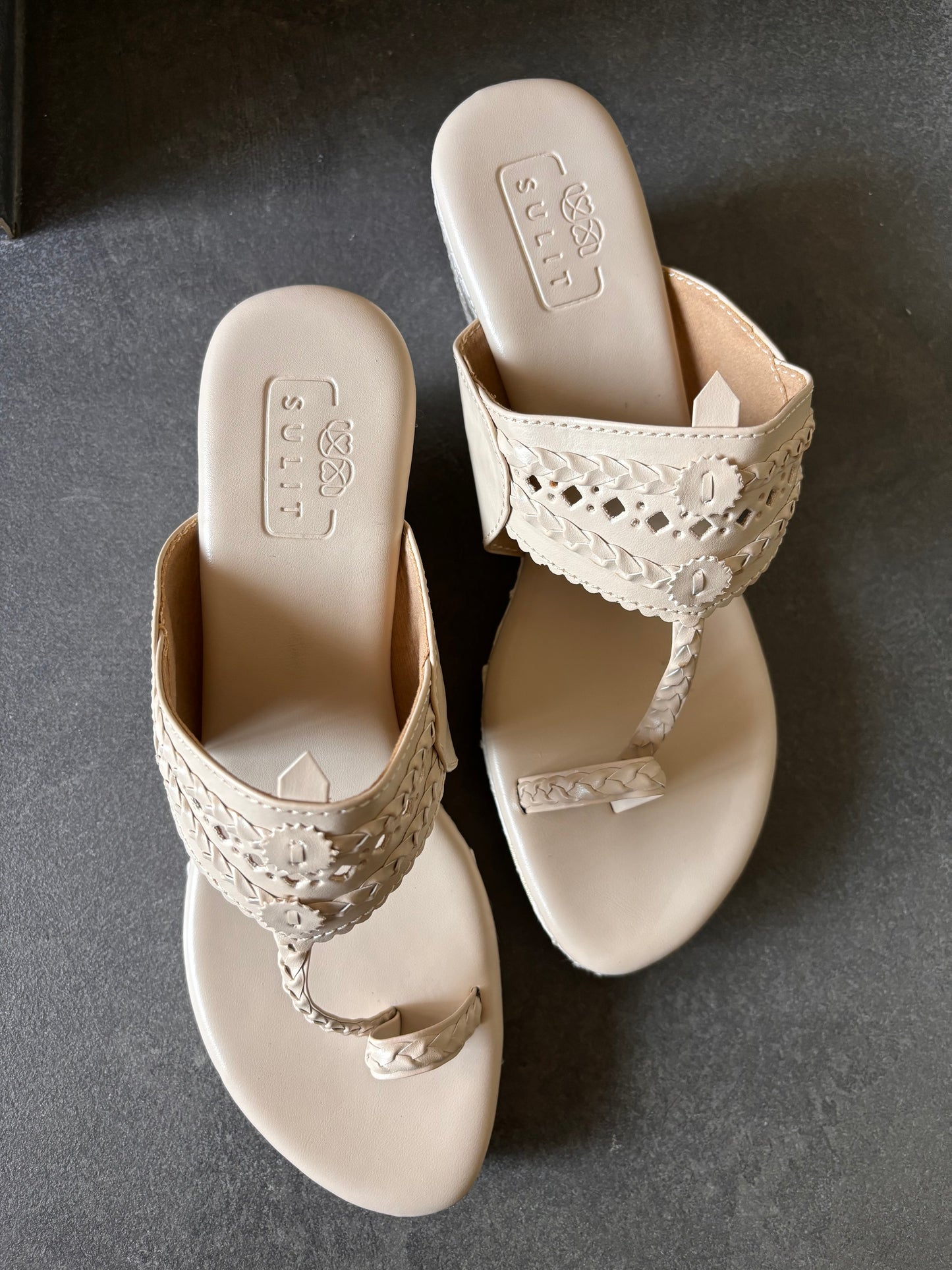 BEIGE KOLHAPURI WEDGE