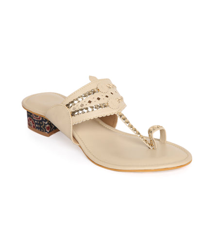 BEIGE BOX HEEL