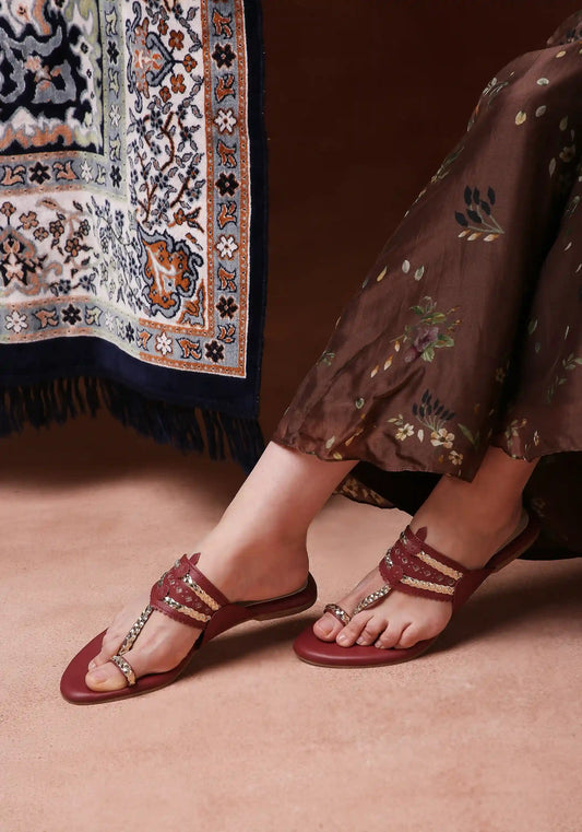 Maroon And Gold Kolhapuri