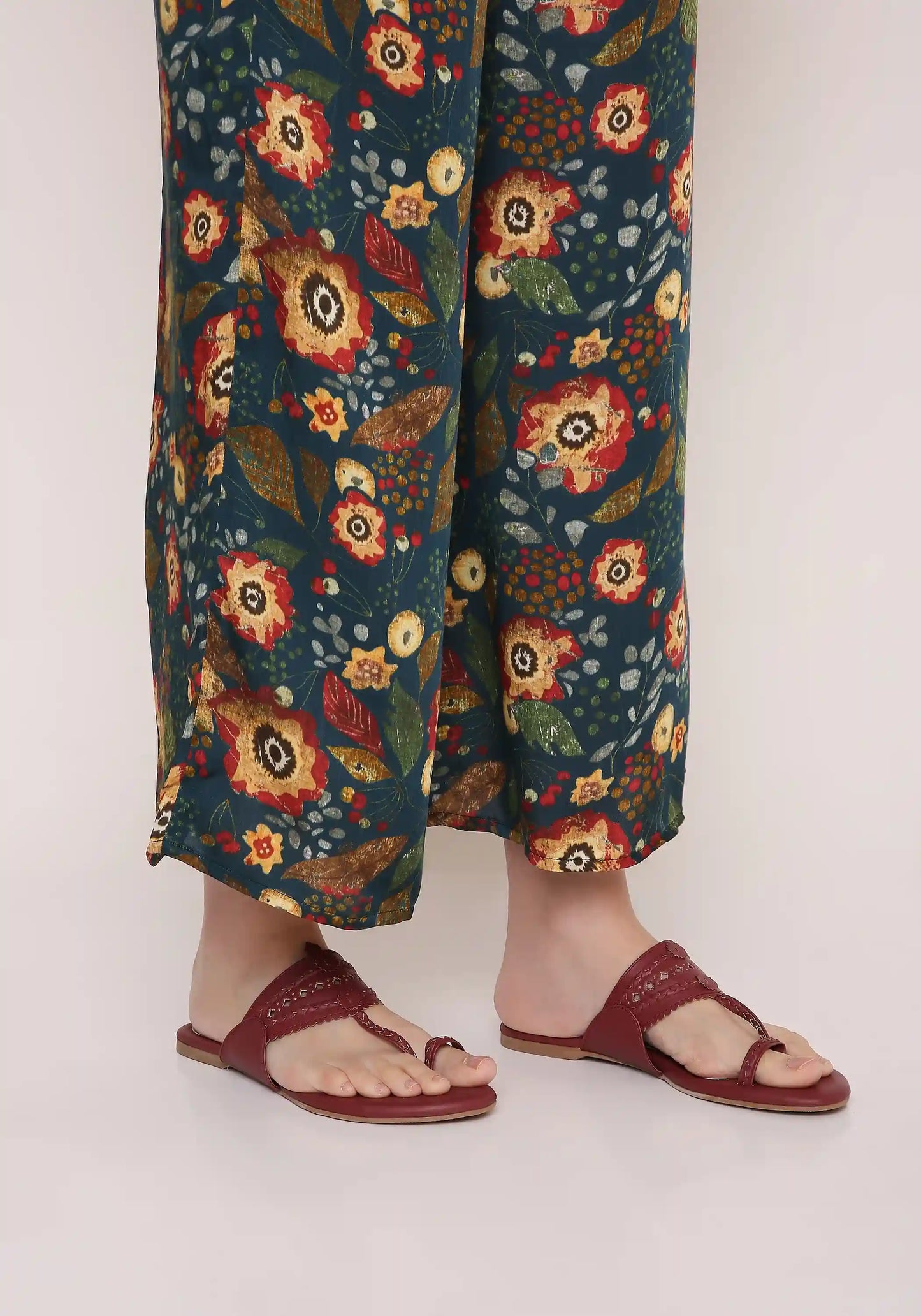 Maroon Kolhapuri