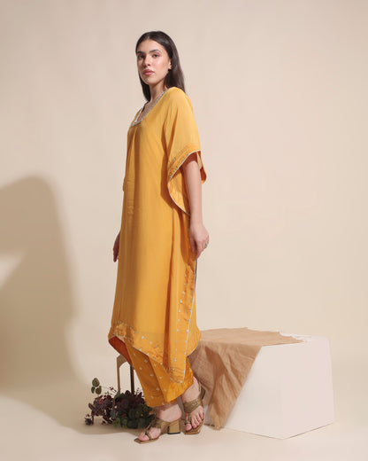 ANTIQUE GOLD TRIANGULAR KOLHAPURI